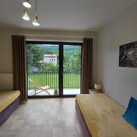 Parkowa 8 *